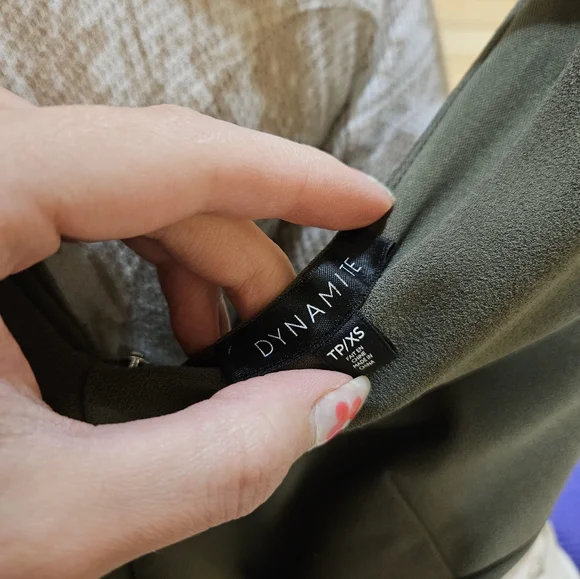 Dynamite Army Green Crop Top in XS - Picture 3 of 4